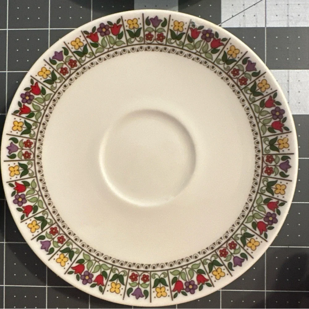 Royal Doulton Fireglow China Set of 4 Saucer Bread Plates 6.25 Inch Vintage
